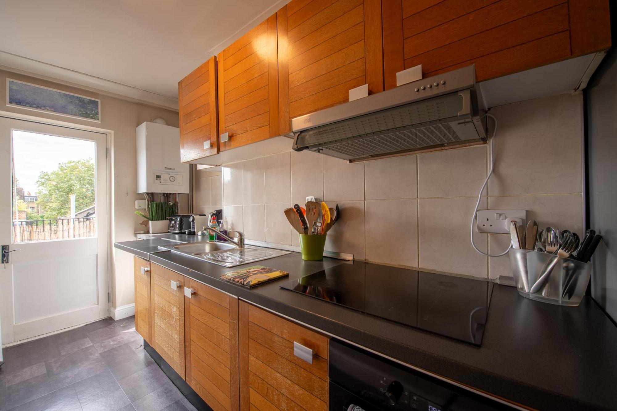 Modernised Apartments 1 And 2 Bedrooms Option Terrace And Balcony High Street Londres Exterior foto